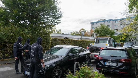 Die Limousine eines salafistischen Tiktok-Stars wurde beschlagnahmt. - &copy; Polizei D&uuml;sseldorf/dpa