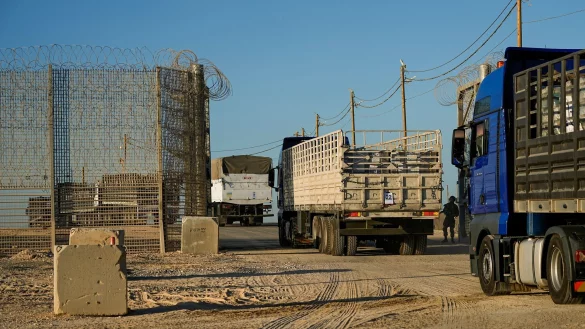 Laut Hilfsorganisationen kommen noch immer zu wenig Hilfslieferungen im Gazastreifen an. - &copy; Tsafrir Abayov/AP/dpa