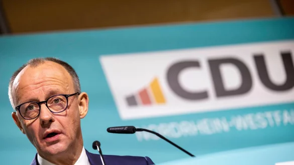 Unionskanzlerkandidat Friedrich Merz will illegale Migration konsequent eindämmen. - © Thomas Banneyer/dpa