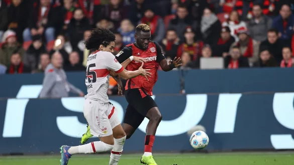 Der VfB Stuttgart und Bayer Leverkusen lieferten sich ein umk&auml;mpftes Duell. - &copy; Rolf Vennenbernd/dpa