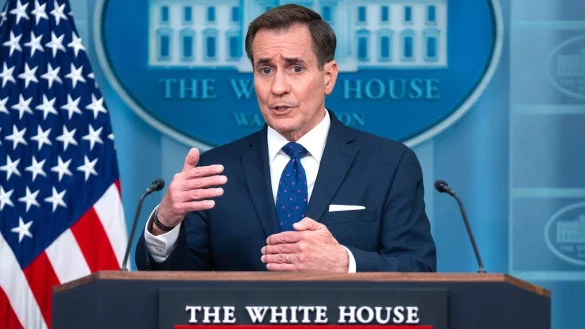 «Wir arbeiten mit Hochdruck daran, Antworten zu bekommen», sagte John Kirby über die Drohnensichtungen. - © Evan Vucci/AP/dpa