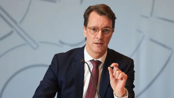 NRW-Ministerpr&auml;sident Hendrik W&uuml;st (CDU) warnt nach dem Bruch der Ampel-Koalition vor einem brachialen Wahlkampf in Deutschland wie in den USA. - &copy; Oliver Berg/dpa