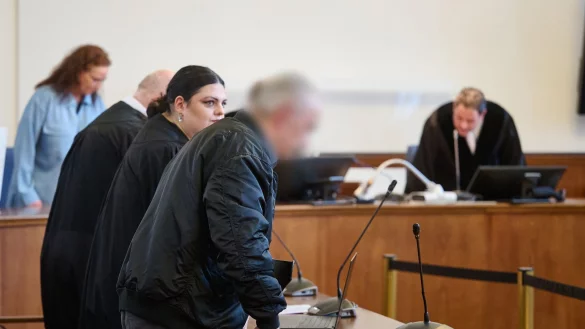 Mord vor 38 Jahren: Der Angeklagte bestreitet die Tat - &copy; Bernd Thissen/dpa