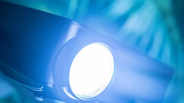 Laser oder LED: K&uuml;nftig d&uuml;rfen H&auml;ndler nur noch Beamer mit umweltfreundlicheren Lichttechniken anbieten. - &copy; Robert G&uuml;nther/dpa-tmn