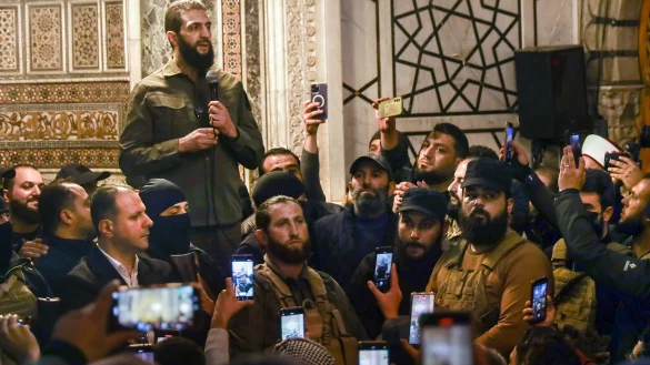 Millionen Syrer wie auch Regierungen im Ausland stehen nun vor der Frage: Welche Ziele verfolgt Abu Mohammed al-Dschulani, und welche Form von Gesellschaft strebt er in Syrien an? - &copy; Omar Albam/AP