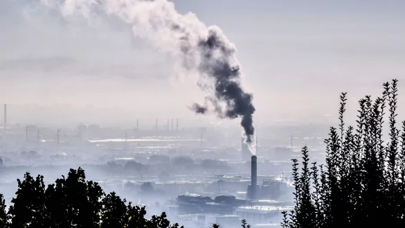 Fast 240.000 Todesfälle in der EU lassen sich auf Feinstaub zurückführen. (Illustration) - © Philippe Desmazes/AFP/dpa