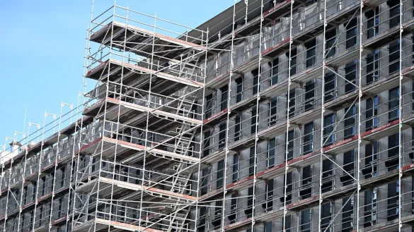 Beim Thema bezahlbarer Wohnraum pocht der Deutsche St&auml;dtetag auf Entscheidungen der Bundespolitik. (Symbolbild) - &copy; Bernd Wei&szlig;brod/dpa