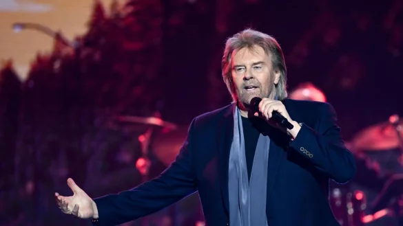 Mit 80 soll Schluss sein - Schlagerstar Howard Carpendale will 2026 zum letzten Mal auf Tournee gehen. Archivbild - &copy; Britta Pedersen/dpa