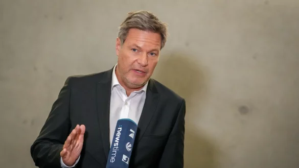 Wirtschaftsminister Habeck wehrt sich gegen Vorw&uuml;rfe in der Northvolt-Krise (Archivbild). - &copy; Kay Nietfeld/dpa