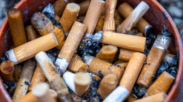 Hunderttausende Tote sind laut EU-Kommission jedes Jahr auf Tabakkonsum zur&uuml;ckzuf&uuml;hren. (Archivbild) - &copy; Jens B&uuml;ttner/dpa