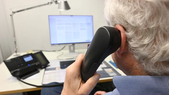 Einsamkeit und famili&auml;re Probleme sind die Hauptthemen der Ratsuchenden. (Archivfoto) - &copy; Felix H&ouml;rhager/dpa