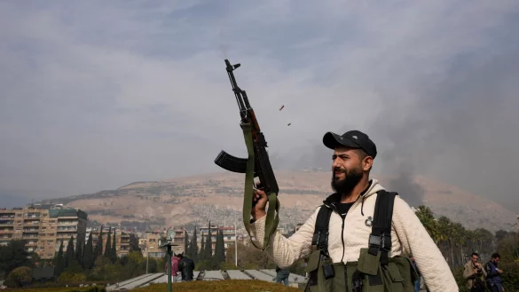 Rebellen in Syrien suchen Kontakte ins Ausland. (Archivbild) - © Hussein Malla/AP/dpa