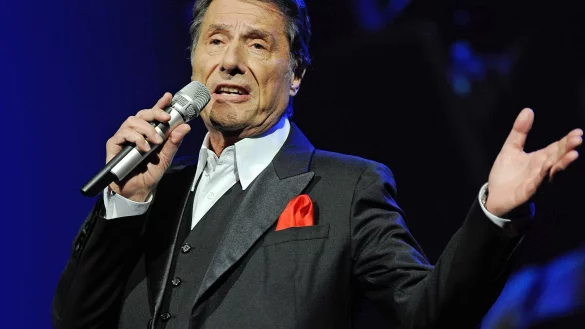 Jürgens: Mit weiblichen Fans nach Konzerten im Hotelzimmer gab es manchmal auch nur Gute-Nacht Geschichten (Archivbild) - © Henning Kaiser/dpa