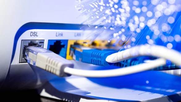 &laquo;Recht auf schnelles Internet&raquo;: Wird das Mindesttempo bei der Internetverbindung nicht erreicht, k&ouml;nnen sich Betroffene bei der Bundesnetzagentur melden. - &copy; Sina Schuldt/dpa/dpa-tmn