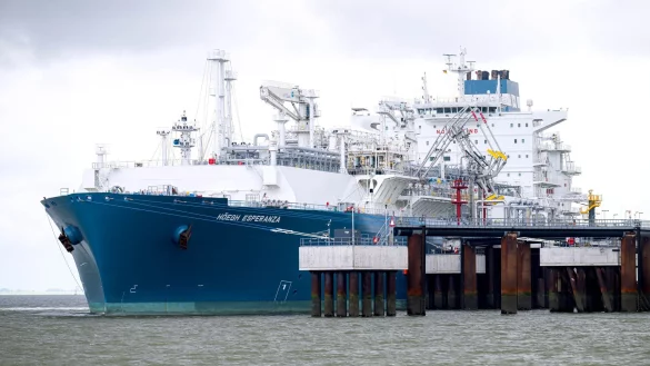 Die Bundesregierung hatte den Aufbau von LNG-Terminals nach dem russischen Angriff auf die Ukraine forciert. (Archivbild) - &copy; Sina Schuldt/dpa