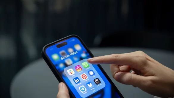 Wie viele mögen es gewesen sein bisher? Einfach Whatsapp öffnen und in den Netzwerk-Einstellungen nachschauen, wie viele Nachrichten man schon verschickt hat. - © Zacharie Scheurer/dpa-tmn