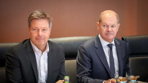 Mit Blick auf die Neuwahl: Mehrere Eins&auml;tze deutscher Soldaten im Ausland sollen vorzeitig verl&auml;ngert werden. - &copy; Kay Nietfeld/dpa