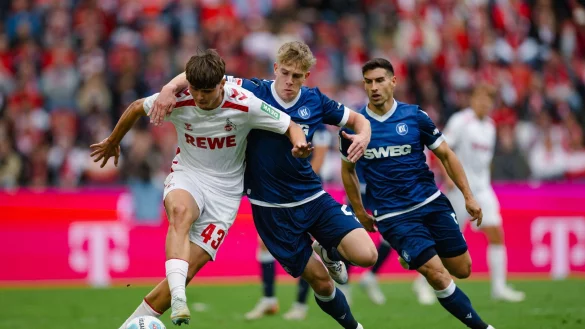 Gegen den KSC feiert Jan Potocnik (l.) sein Zweitliga-Debüt. - © Marius Becker/dpa