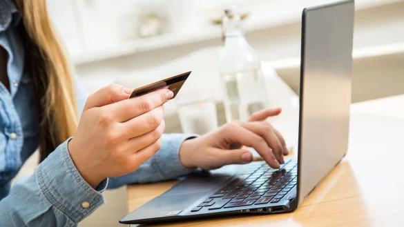 Online-Shopping immer beliebter (Symbolbild) - &copy; Christin Klose/dpa-tmn/dpa