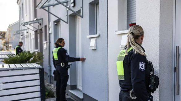 Für die Entschärfung einer Bombe gab es in Köln eine große Evakuierungsaktion. - © Oliver Berg/dpa