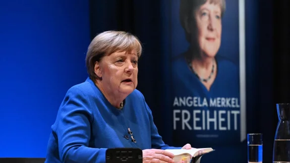 Kommt nun auch nach Köln, um ihr Buch vorzustellen: Angela Merkel. (Archivbild) - © Stefan Sauer/dpa