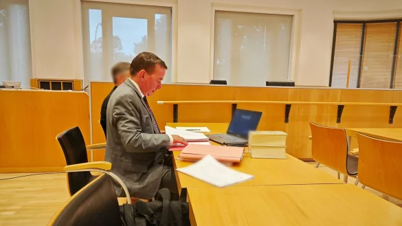 Der ehemalige Pfarrer nahm das Urteil fast regungslos zur Kenntnis. (Archivfoto) - &copy; Lukas Fortkord/dpa