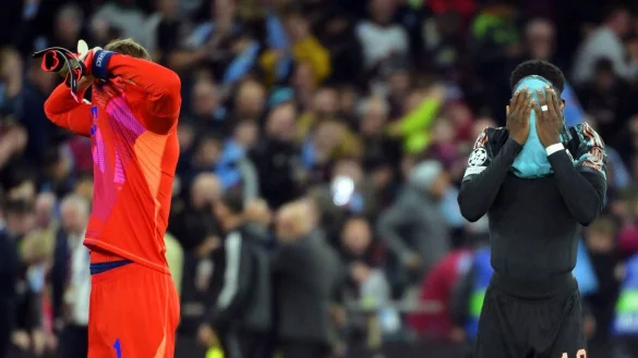 Manuel Neuer sah beim Gegentor unglücklich aus. - © Peter Kneffel/dpa