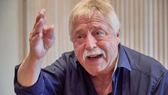 Er habe schon in der Steinzeit vor der H&ouml;hle gesungen, sagt Liedermacher Wolf Biermann. - &copy; Georg Wendt/dpa