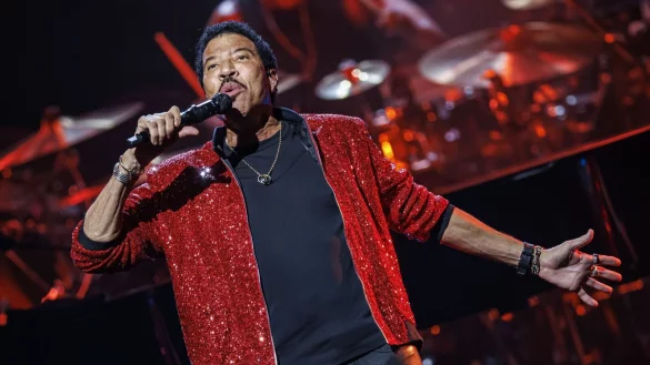 In den letzten Jahren trat Lionel Richie auf vielen Festivals auf. 2025 gibt er auf seiner Europa-Tournee f&uuml;nf Konzerte in Deutschland. - &copy; Valentin Flauraud/KEYSTONE/dpa