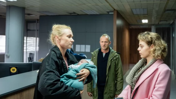 Wegen des Ukraine-Krieges bleibt das Baby f&uuml;r Niclas und Judith l&auml;nger bei Leihmutter Oksana als geplant. - &copy; Alexander Fischerkoesen/ZDF/dpa