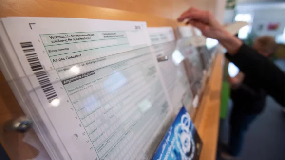 SPD, Grüne und FDP wollen Entlastungen für die Bürger beschließen. (Archivfoto) - © Marijan Murat/dpa