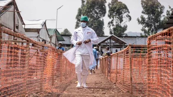 Die WHO hat m&ouml;glicherweise neue Erkenntnisse zur mysteri&ouml;sen Krankheit im Kongo. (Symbolbild) - &copy; Moses Sawasawa/AP/dpa