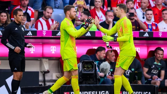 Stabwechsel im Bayern-Tor: Neuer-Ersatz Peretz muss bis Jahresende ran - © Tom Weller/dpa