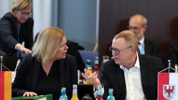 In Fragen der Migrationspolitik konnten sich die SPD- und unionsgeführten Länder kaum aufeinander zubewegen. - © Soeren Stache/dpa