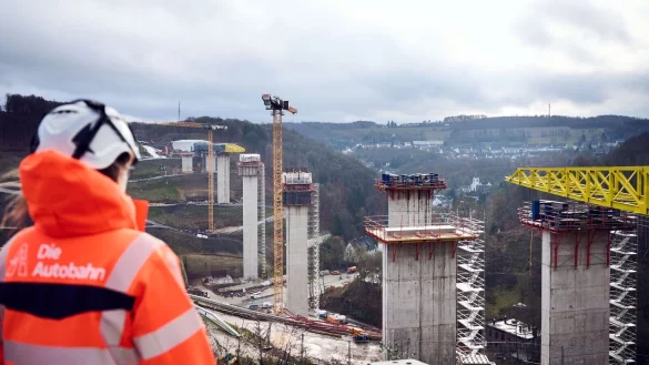 Das neue Bauwerk soll den alten Namen bekommen - es bleibt bei Rahmede (Archivbild). - © Bernd Thissen/dpa