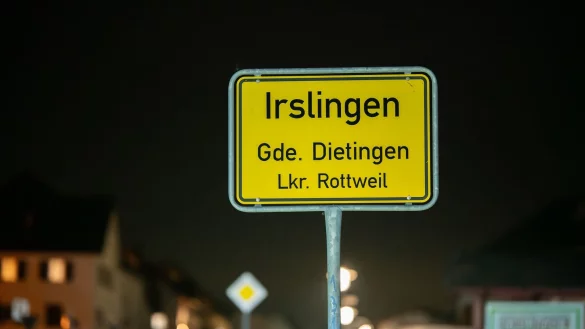Nach dem Schuss auf ein 12 Jahre altes Kind wertet die Polizei Spuren aus. (Symbolbild) - &copy; Silas Stein/dpa