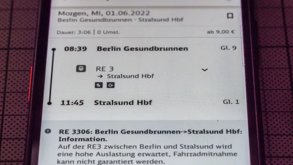 Derzeit gest&ouml;rt: Die Bahn-Buchungsapp DB Navigator. (Archivbild) - &copy; Georg Hilgemann/dpa-Zentralbild/dpa