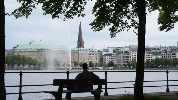 Rausgehen, bewegen, innehalten: Das hilft, den Kopf freizubekommen. - &copy; Marcus Brandt/dpa/dpa-tmn