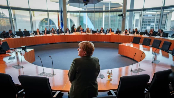 Dass sich Deutschland mit der Bundeswehr nach den Terroranschl&auml;gen in den USA vom 11. September 2001 an dem Milit&auml;reinsatz in Afghanistan beteiligt hat, findet Altkanzlerin Angela Merkel (CDU) auch im R&uuml;ckblick richtig. - &copy; Kay Nietfeld/dpa
