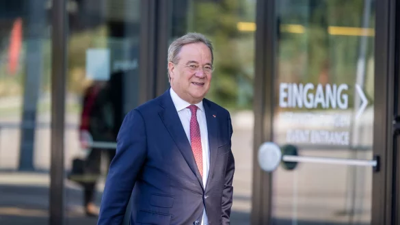 Der ehemalige Unions-Kanzlerkandidat Armin Laschet (CDU) ging der Bundespolizei bei einer Kontrolle an der belgischen Grenze ins Netz. (Archivbild) - © Thomas Banneyer/dpa