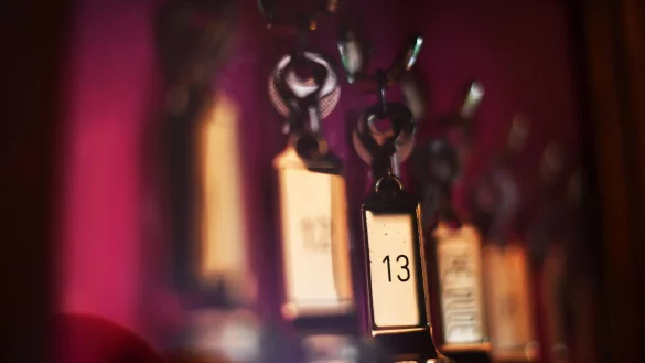 Was erwartet einen hinter der Hotelzimmert&uuml;r? Egal, wie gut man sich vorher &uuml;ber das Haus informiert hat, ist das doch bei jedem Check-in ein kleiner &Uuml;berraschungsmoment. - &copy; Jens Kalaene/dpa-Zentralbild/dpa-tmn