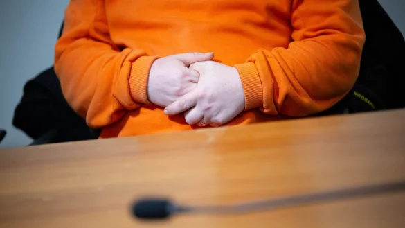 Das Urteil wegen versuchten Totschlags und gefährlicher Körperverletzung auf einer Bauern-Demonstration in Niedersachsen wird vorerst nicht rechtskräftig. (Archivbild) - © Sina Schuldt/dpa