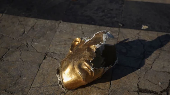 Die syrische Regierung hat bereits die Kontrolle über einen großen Teil des Landes verloren. (Archivbild) - © Omar Albam/AP/dpa