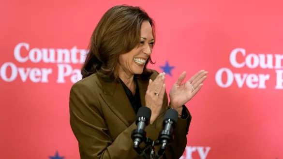 Die Demokratin Harris umwirbt Konservative. (Archivbild) - &copy; Ross D. Franklin/AP/dpa