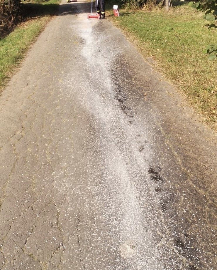 Oelspur Auf der Brede in Sabbenhausen - © Feuerwehr Lügde