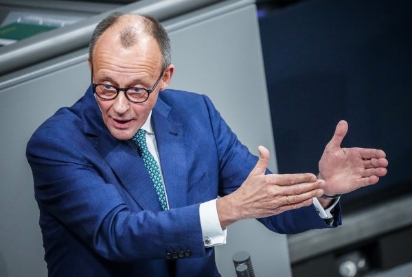 Friedrich Merz zieht für Gespräche mit dem BSW Grenzen. (Archivfoto) - © Kay Nietfeld/dpa