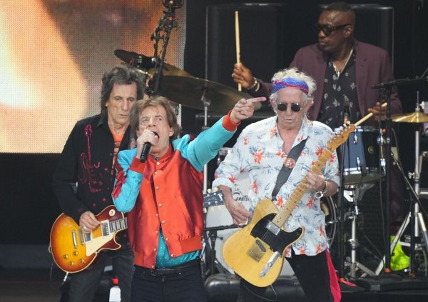 Ron Wood (l-r), Mick Jagger und Keith Richards im August 2022 auf der Berliner Waldbühne. - © Soeren Stache/dpa