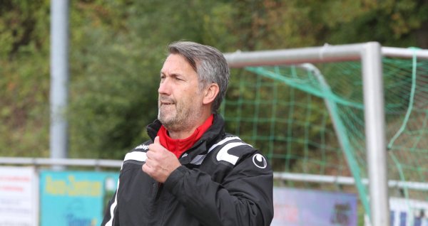 Kann mit dem ersten externen Neuzugang planen: Blombergs Trainer Richard Soethe. - © Sebastian Lucas