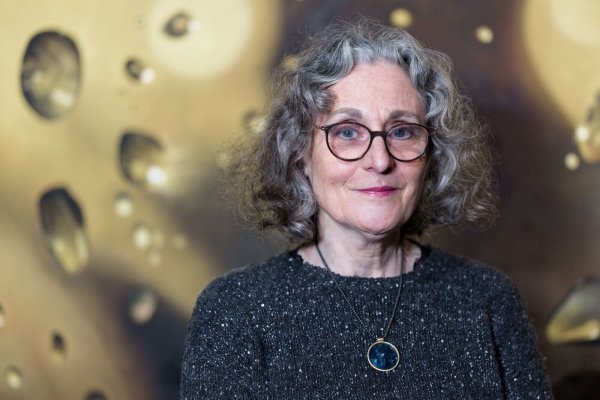 Die Künstlerin Karin Kneffel darf in Köln einen mit 25.000 Euro dotierten Preis entgegennehmen. - © Henning Kaiser/dpa