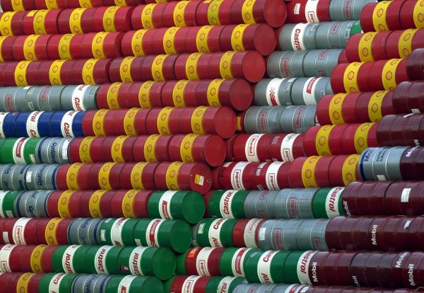 Das Überangebot an Öl steigt, während die Nachfrage zurückgeht. (Archivfoto) - © Kay Nietfeld/dpa